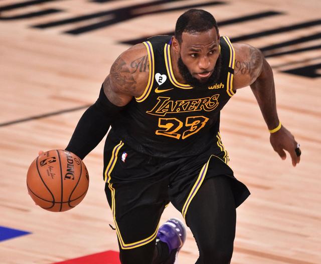 搜索热词里 搜索热词里